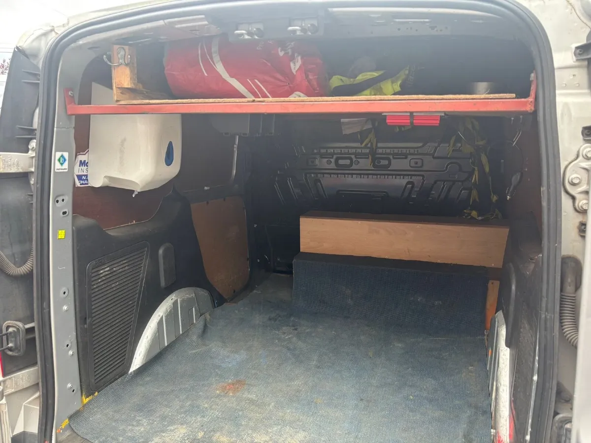 Ford Transit Connect 2015 - Image 4
