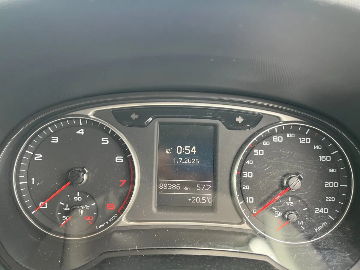 AUDI A1 2016, 1.0 5DR AUTO LOW KMS - Image 3