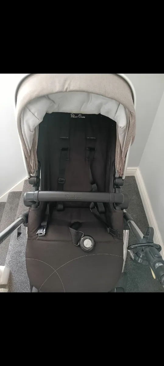 Silvercross pram for sale. - Image 1