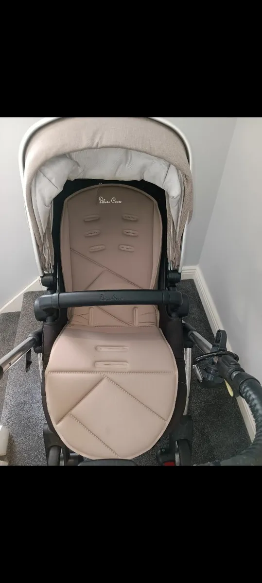 Silvercross pram for sale. - Image 2