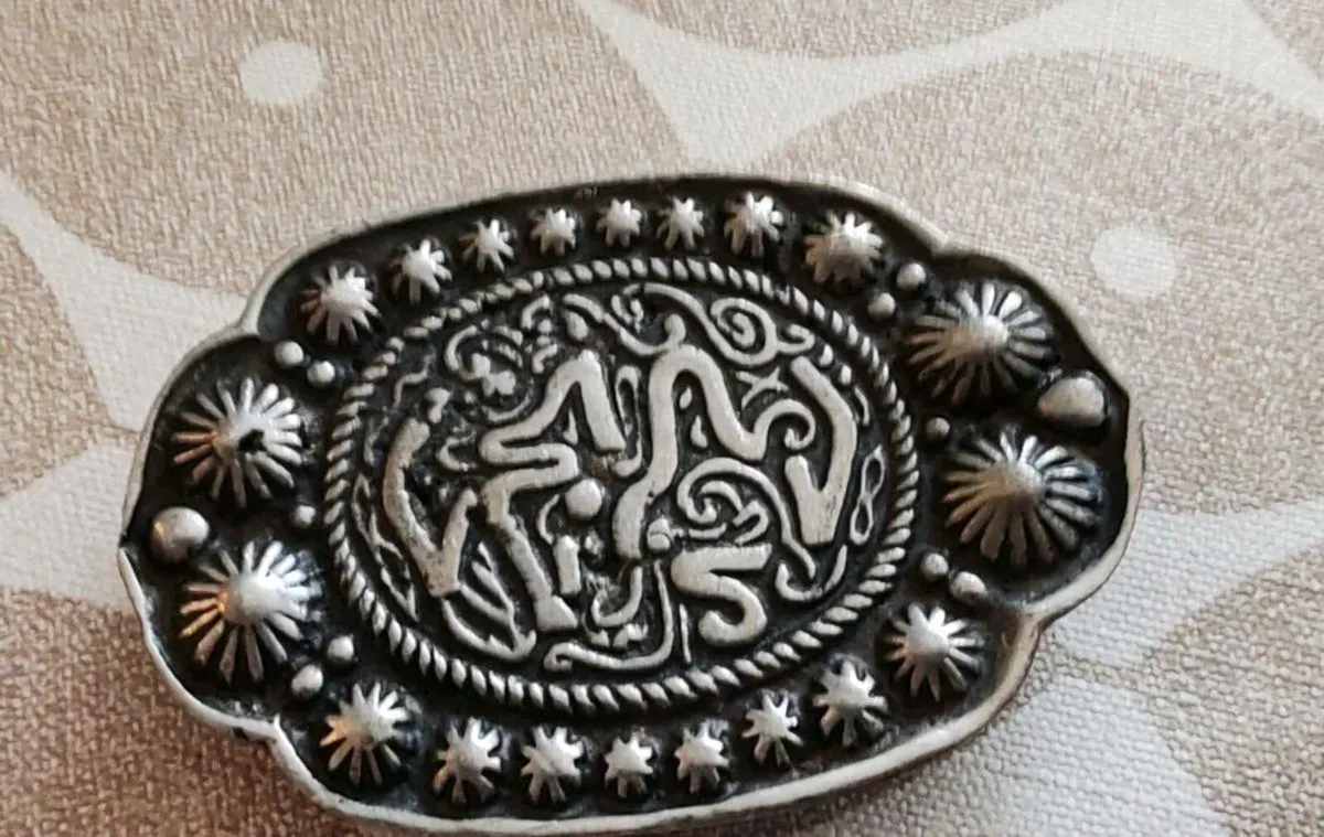 Retro belt buckle - Image 1