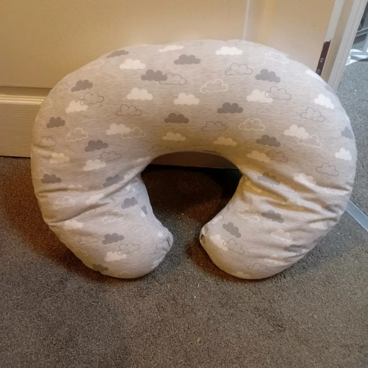 Breastfeeding Pillow (Never used)