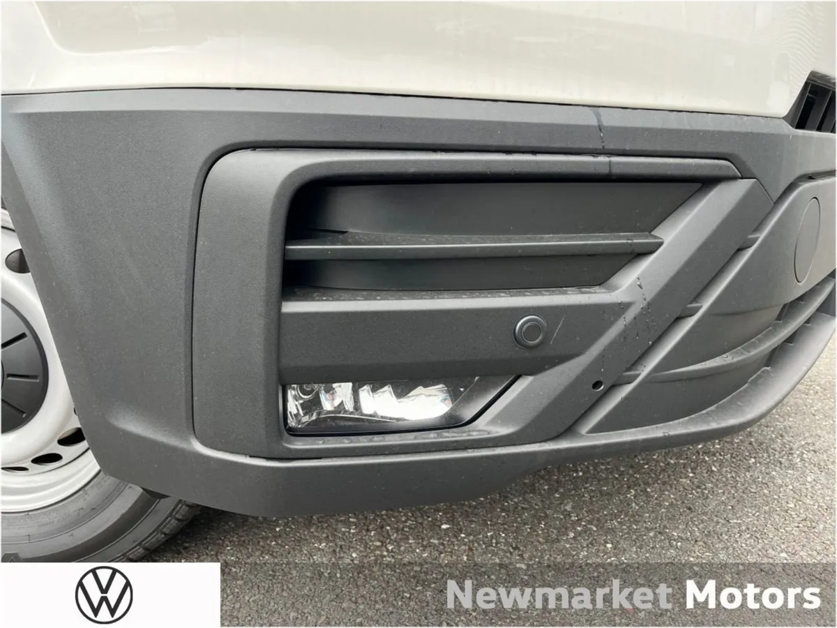 Volkswagen Crafter 35 Trendline 2.0tdi 140BHP IN - Image 2
