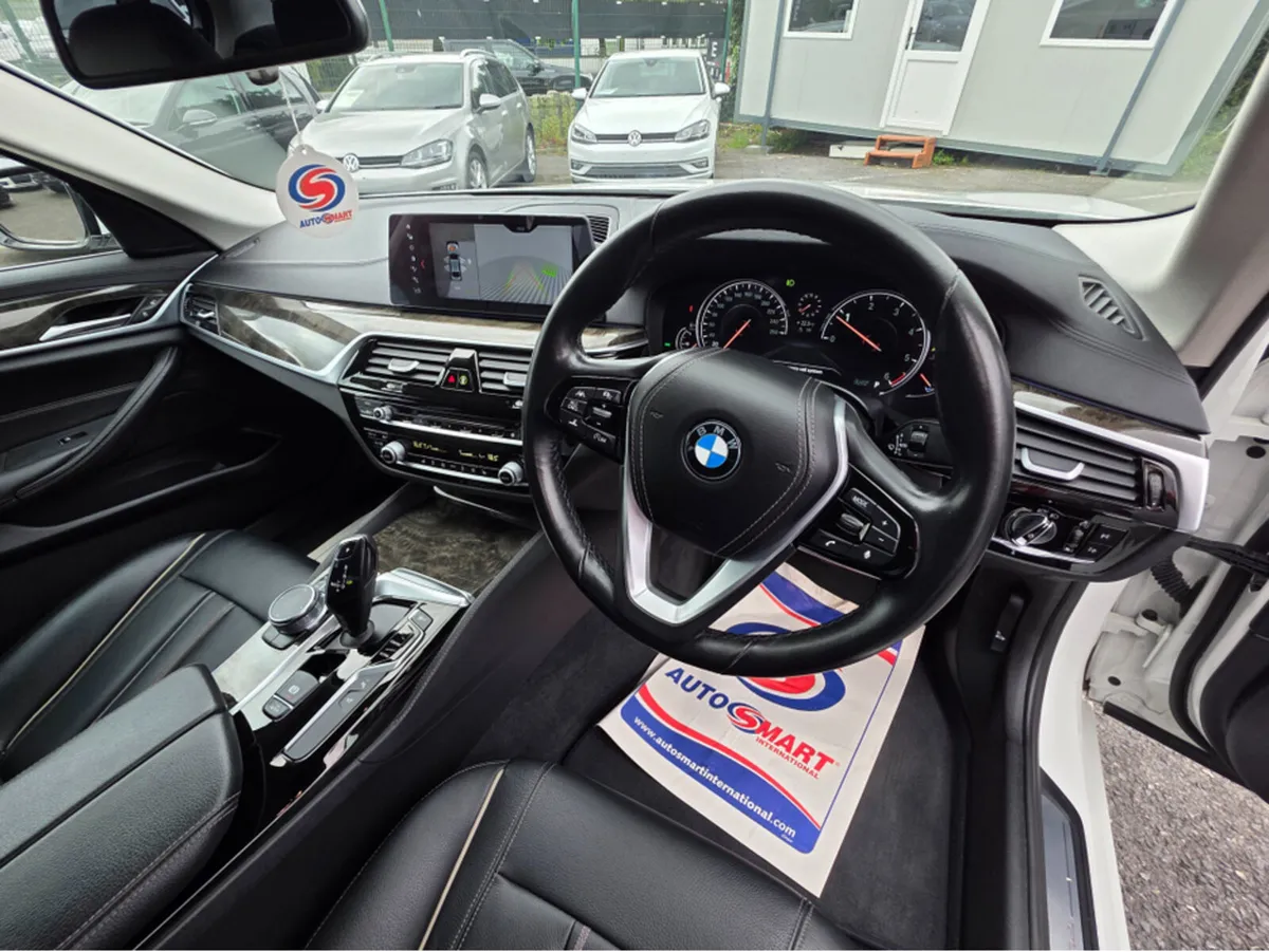 BMW 5-Series ( 182 REG 523D LUXURY EDITION CARPLAY - Image 4