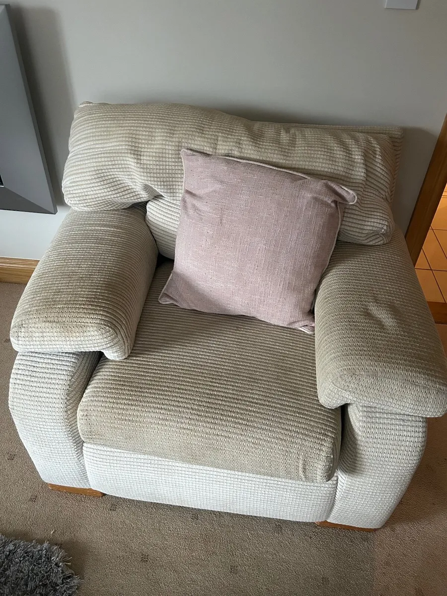 Couch - Image 2
