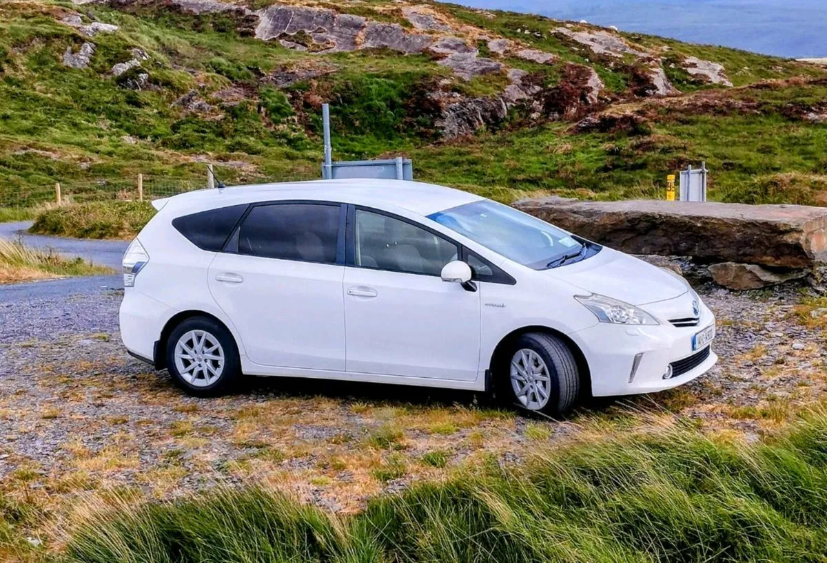 Toyota Prius 7 seater - Image 1