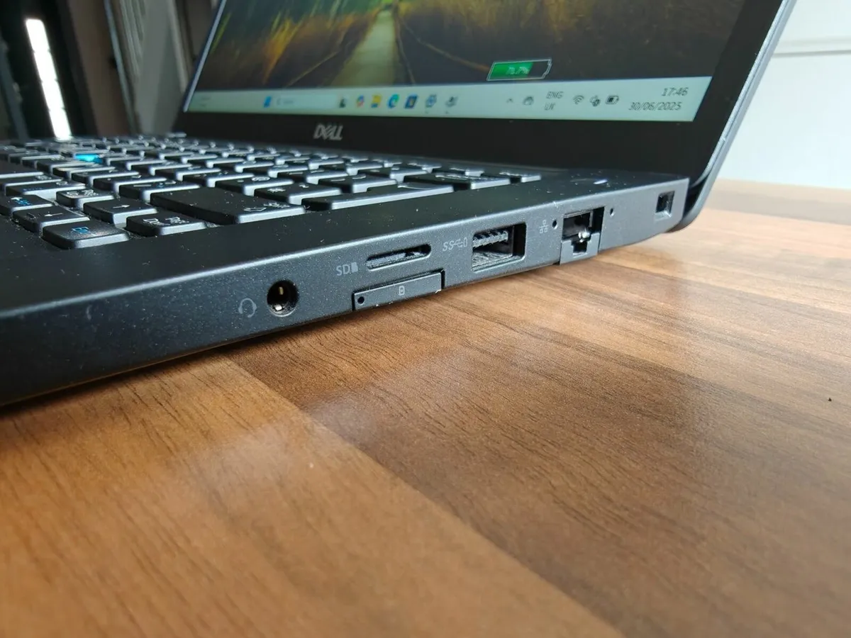 Dell Latitude 7490 | i5 | 16GB | 256GB | 14" FHD | - Image 3