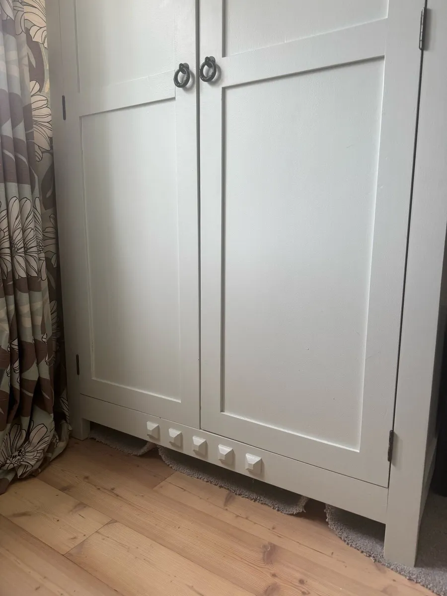Solid wood wardrobe - Image 1