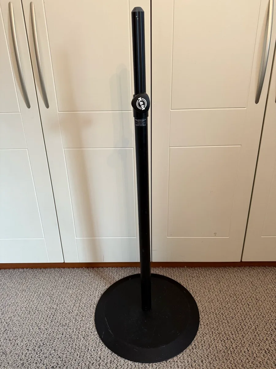 K&M 26735 Speaker Stand - Image 1
