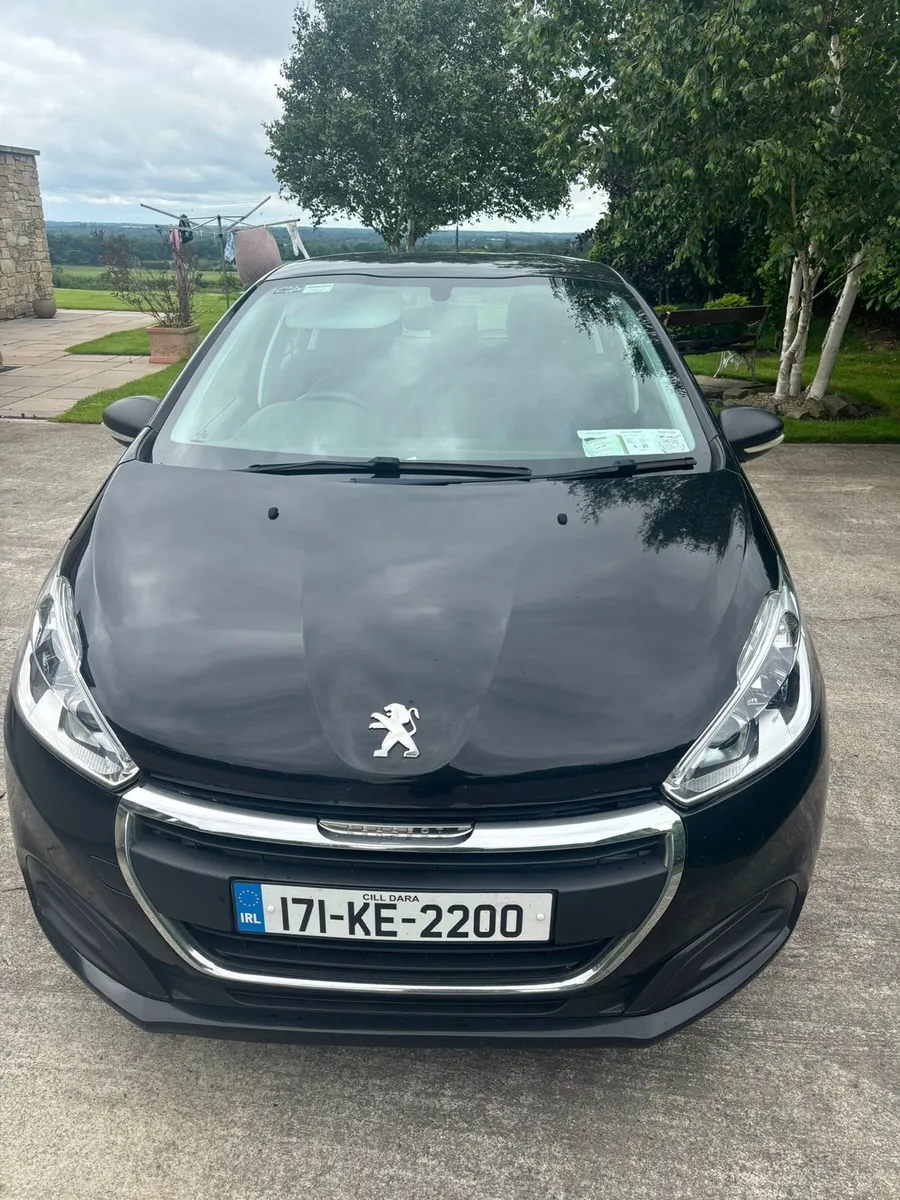 Peugeot 208 - Image 1