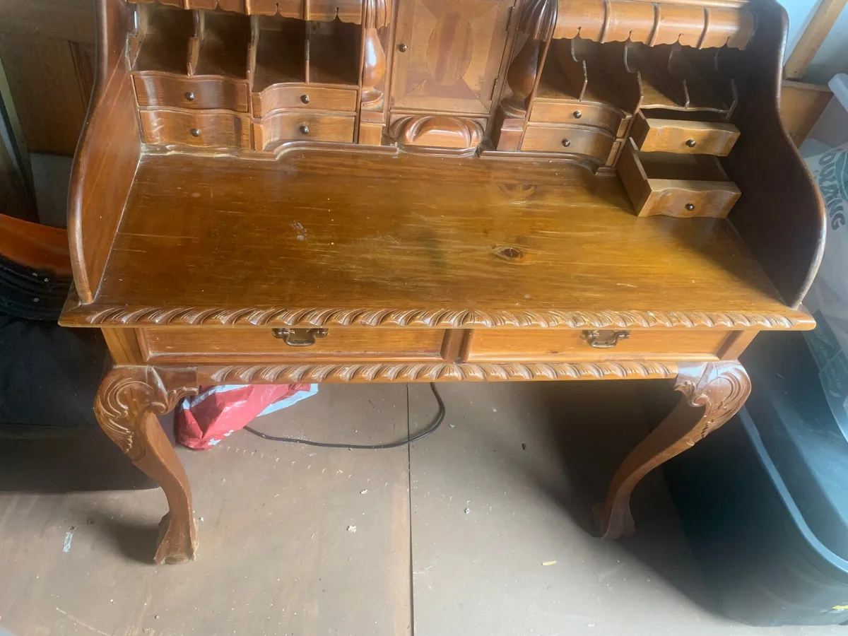 Antique reception desk - Image 1