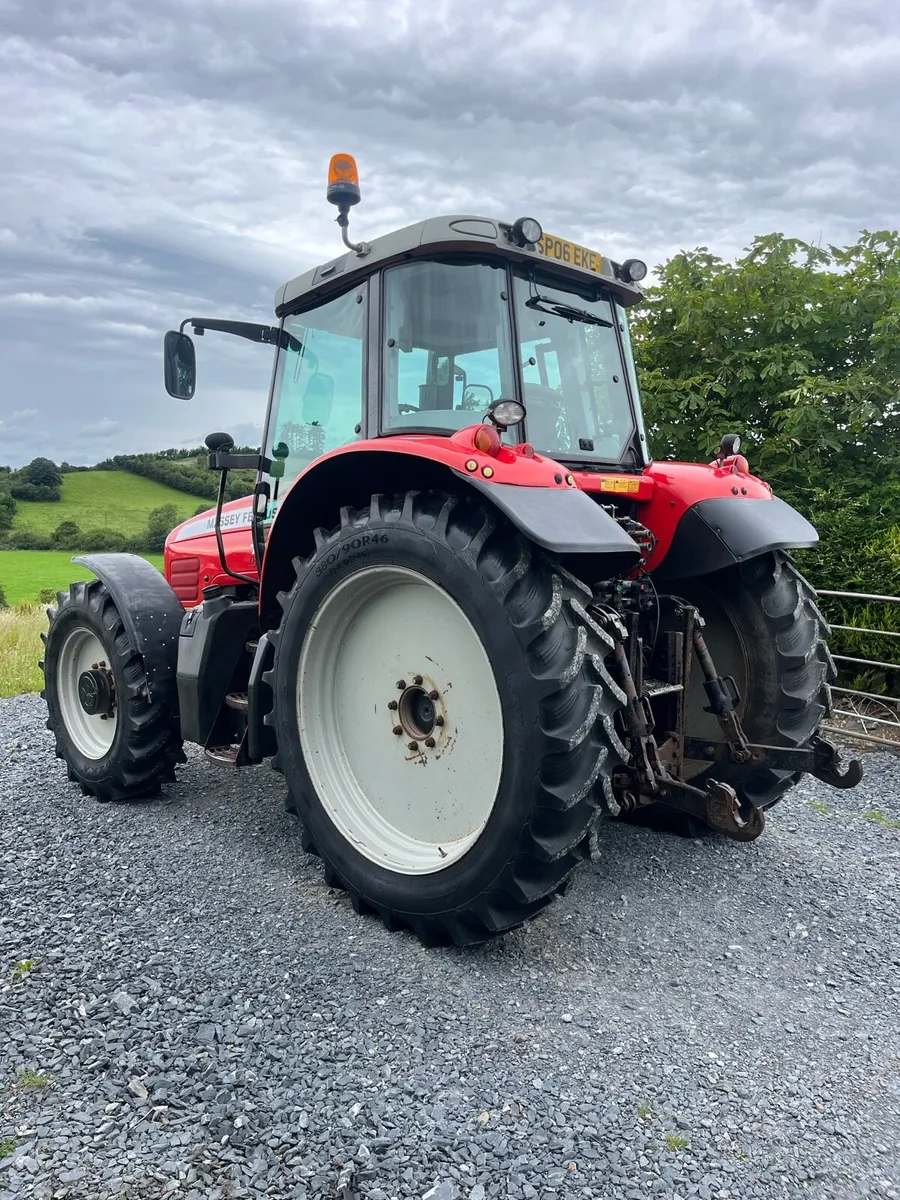 2006 MF 7480 - Image 4