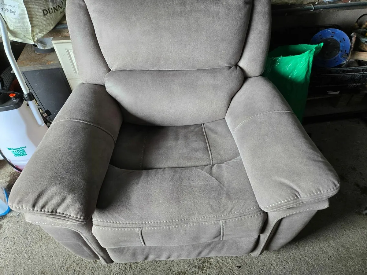 Suite of Furniture - Image 3