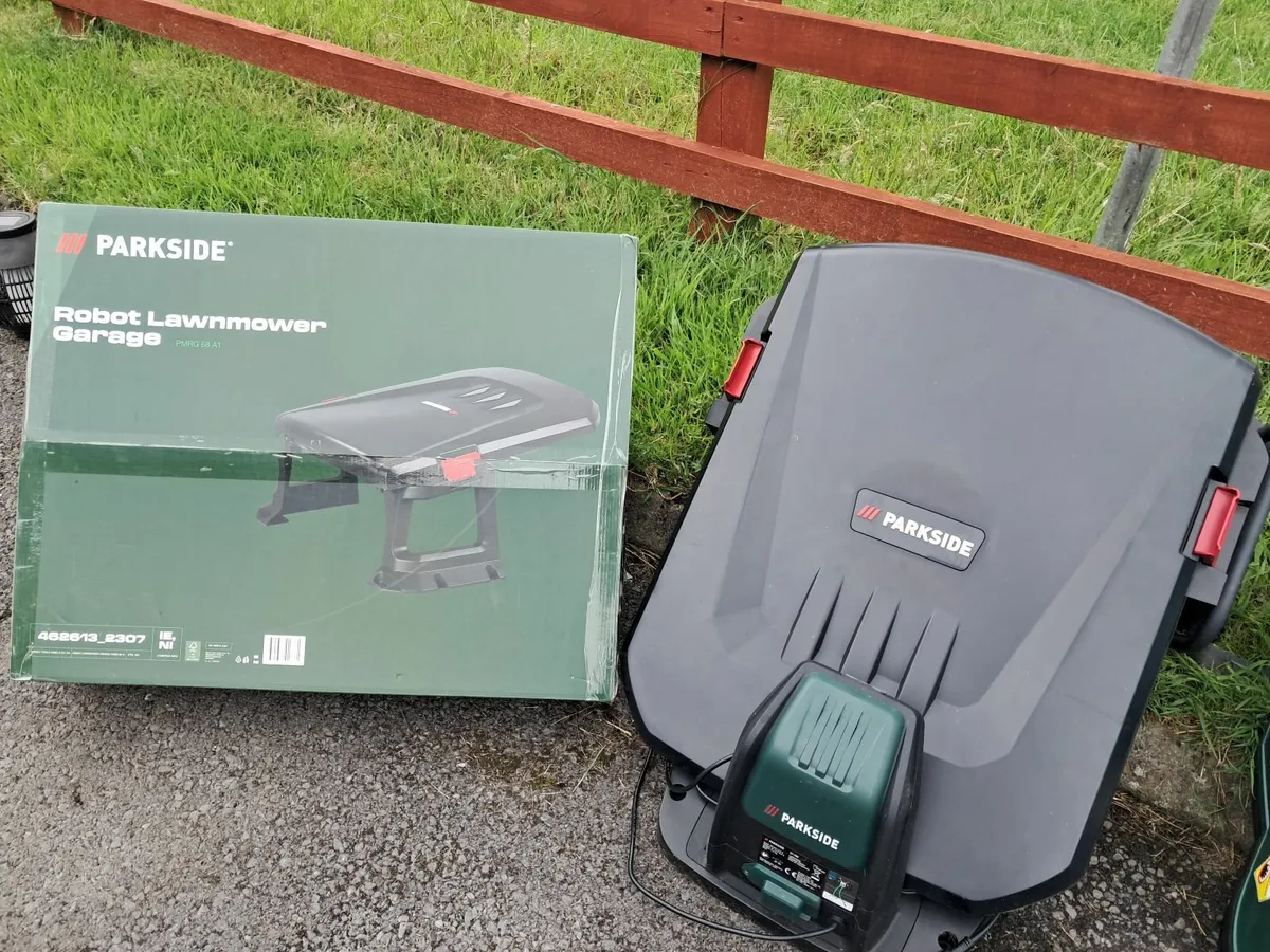 P'kside Robot Lawnmower, Garage,  Battery  Charger - Image 2