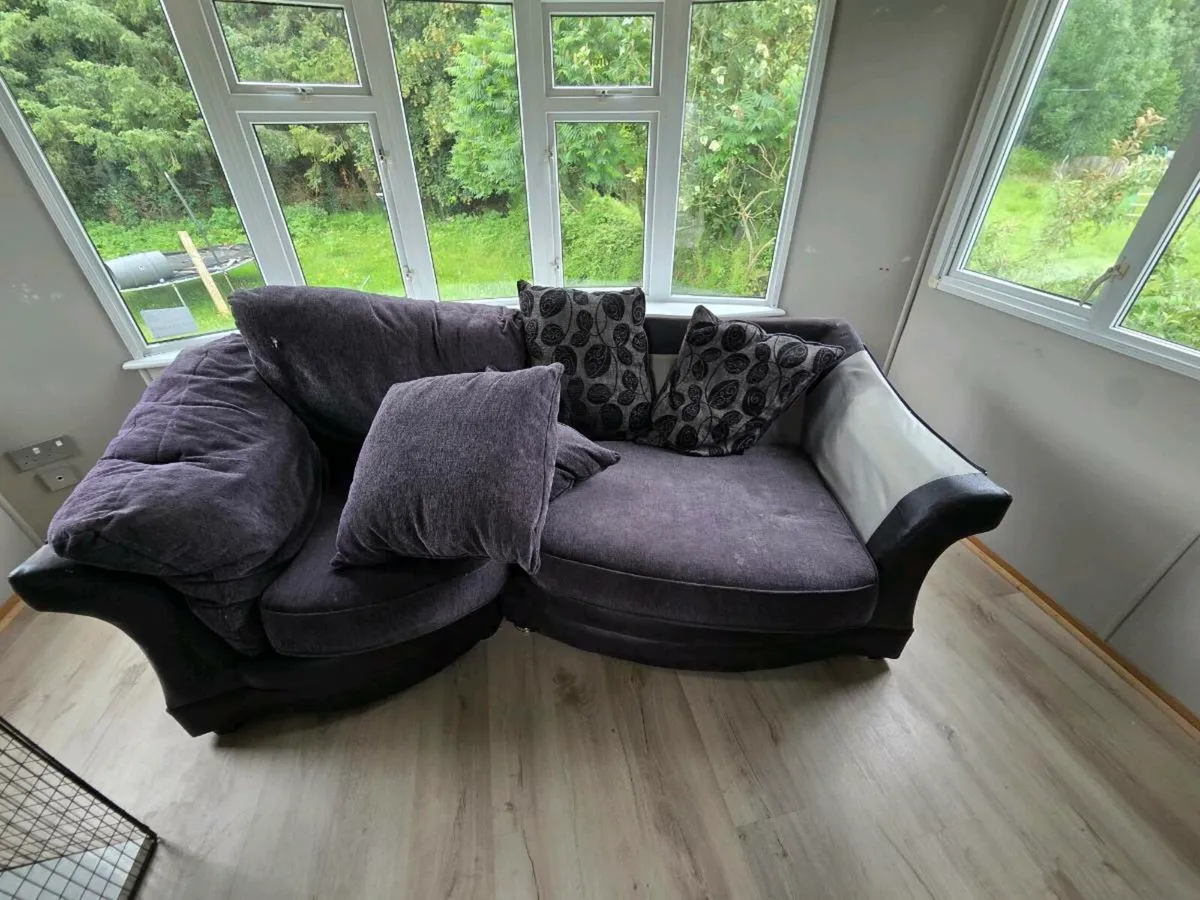 Couch - Image 3