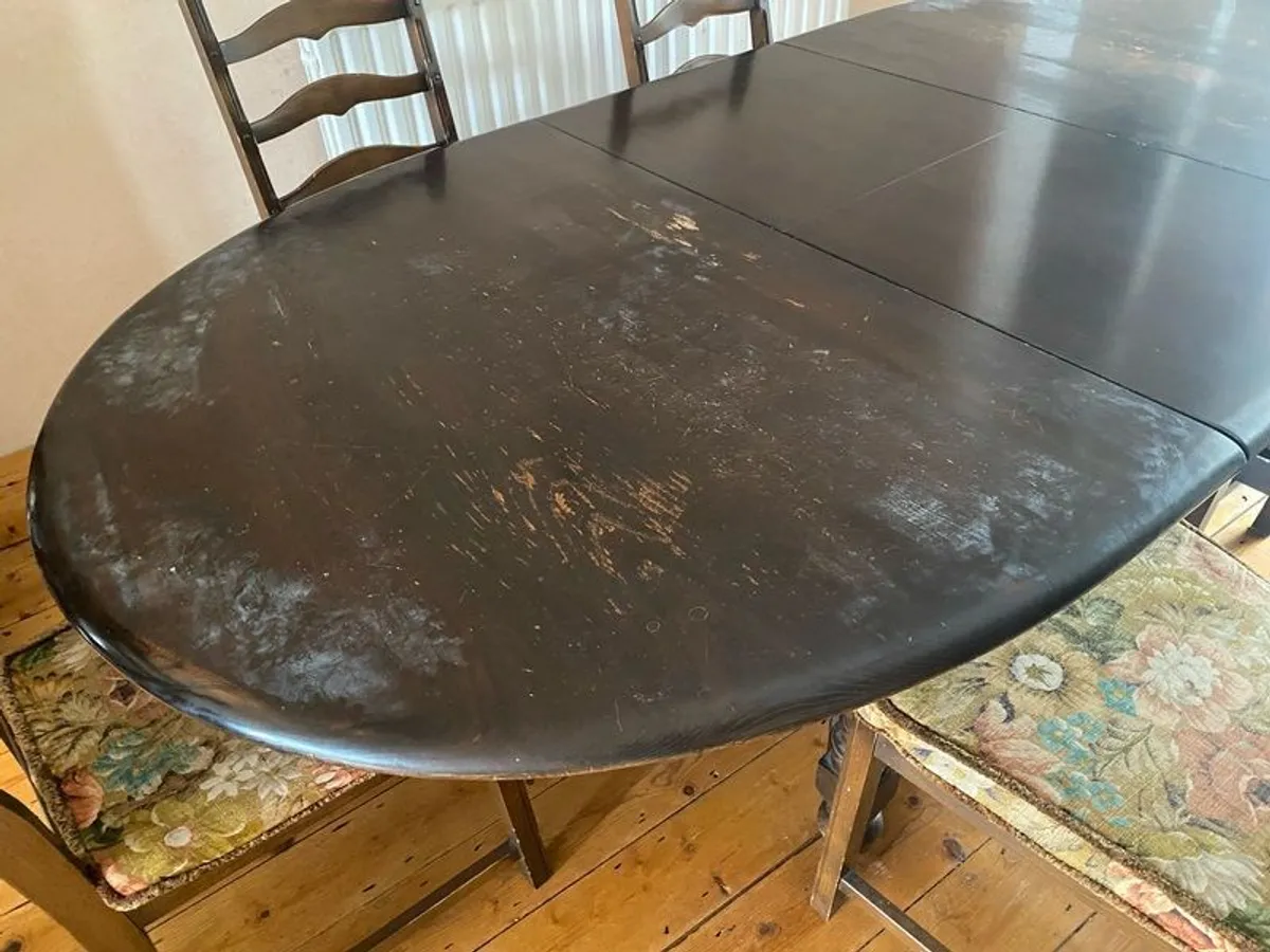 Ercol table and six chairs - Image 4