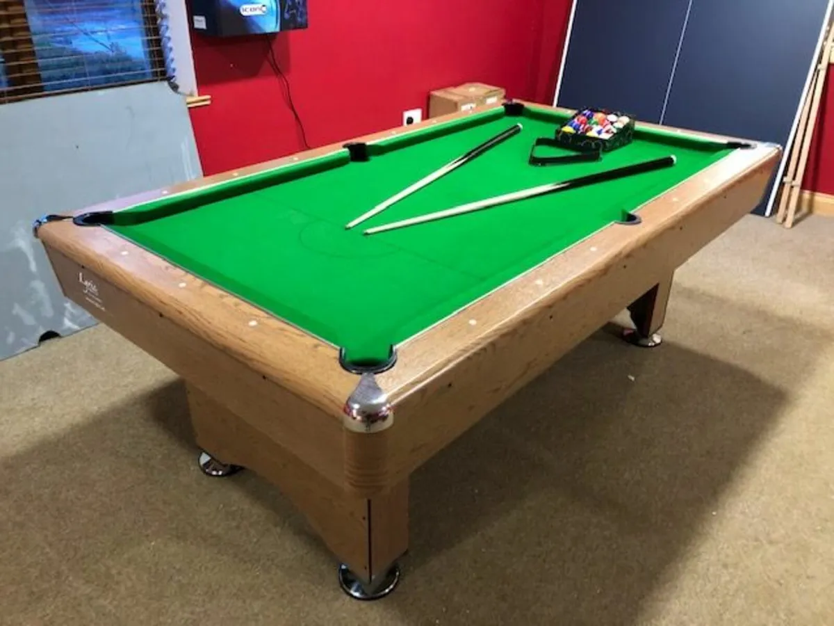 Pool table - Image 4
