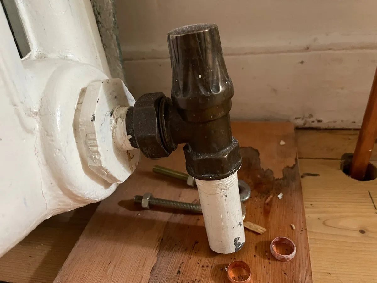 Cast Iron Radiator - Image 3