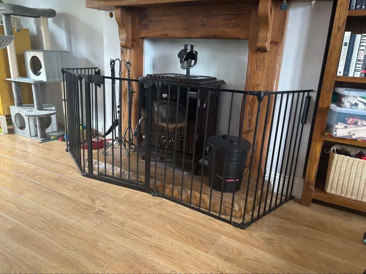 Safety Fence/Barrier for fire place - 305cm - Image 1