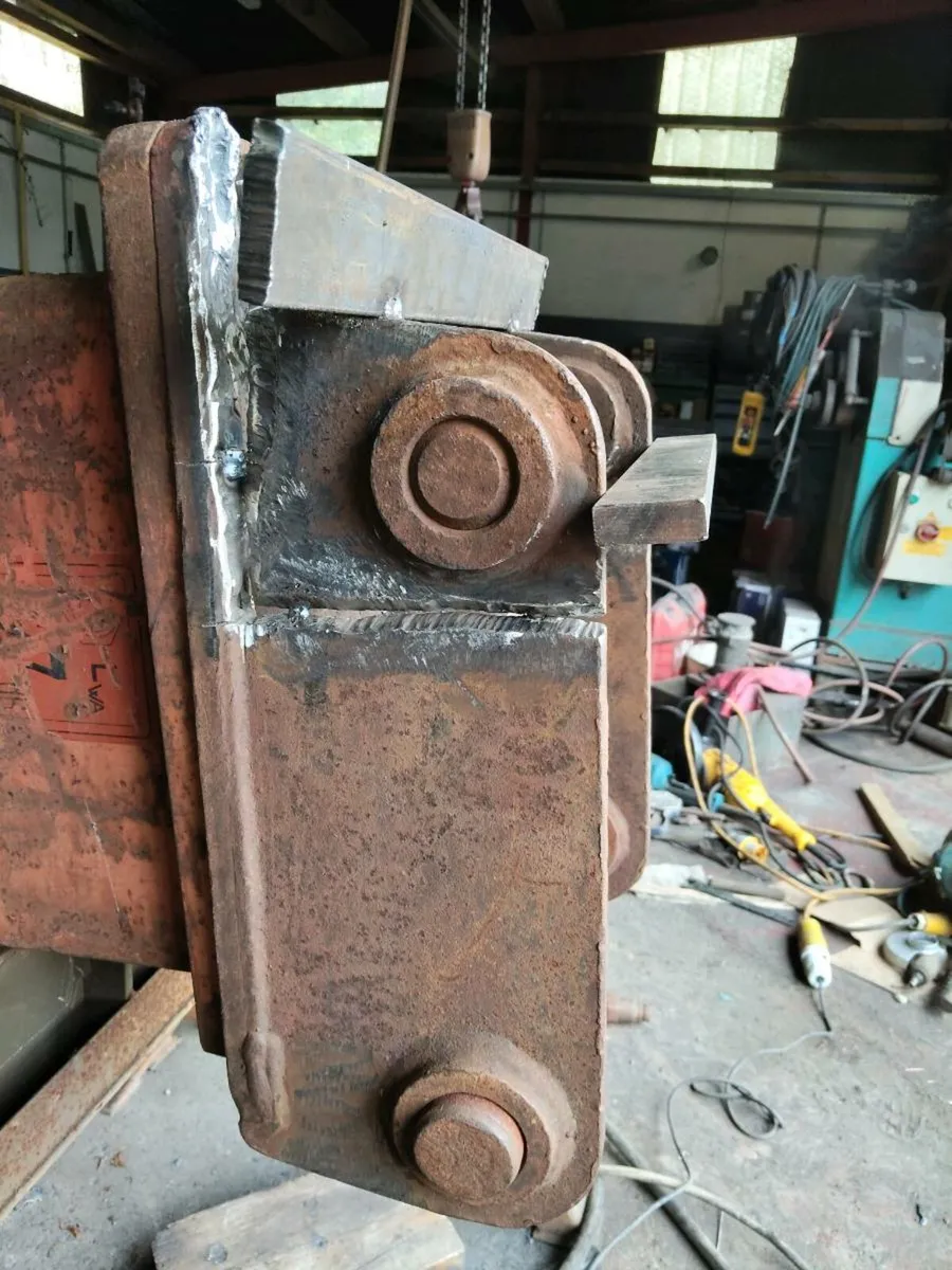 Digger bucket repair and welding services - Image 4