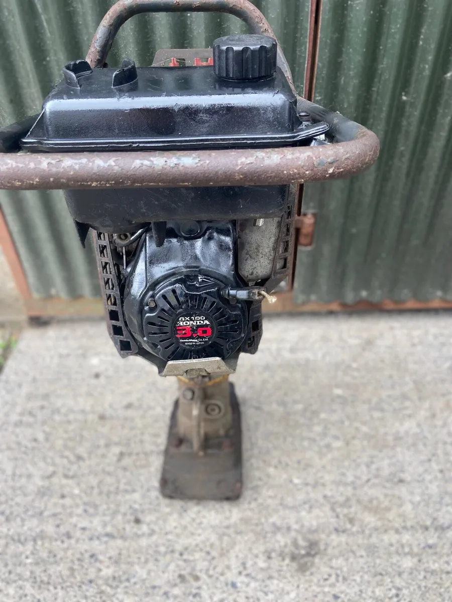 Jumping Jack trench compactor - Image 2