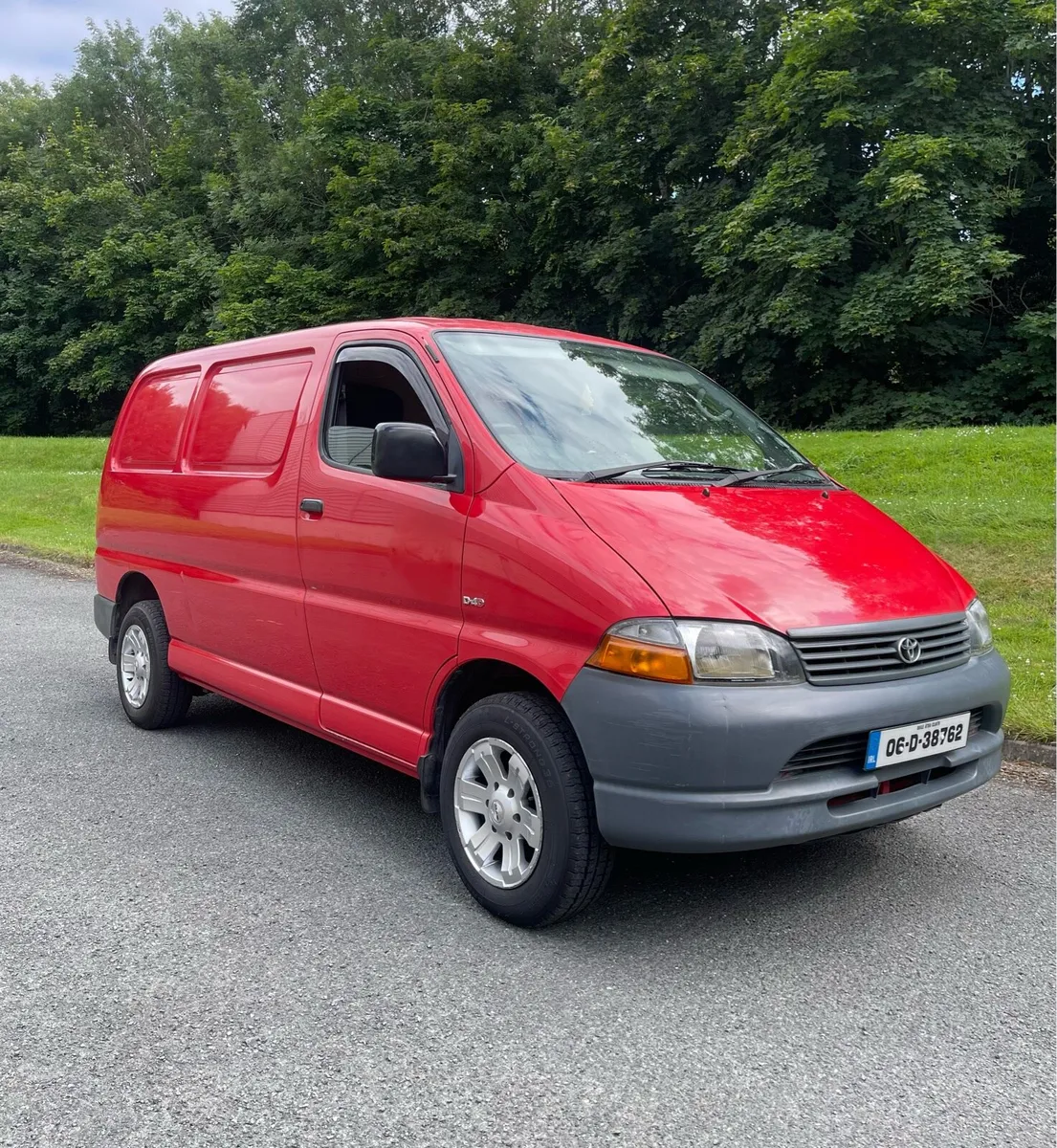 Toyota Hiace 2.5L D4D 2006 Low KMS - Image 1