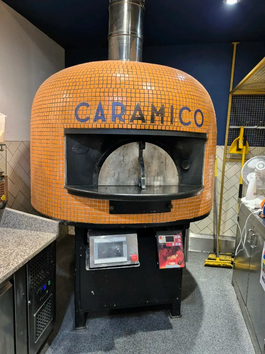 Gas Pizza Oven - Revolving Floor - Image 1