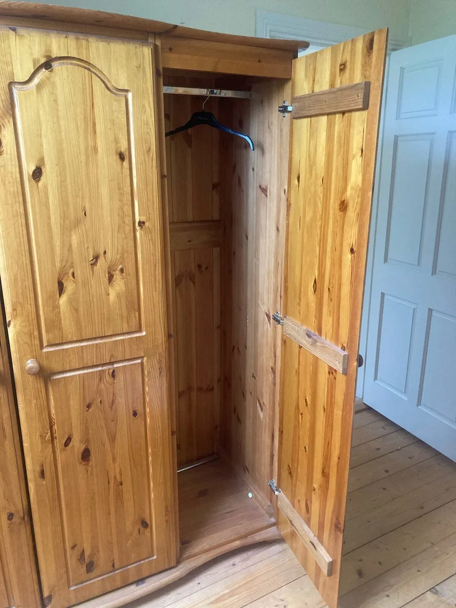 Wardrobe - Image 3