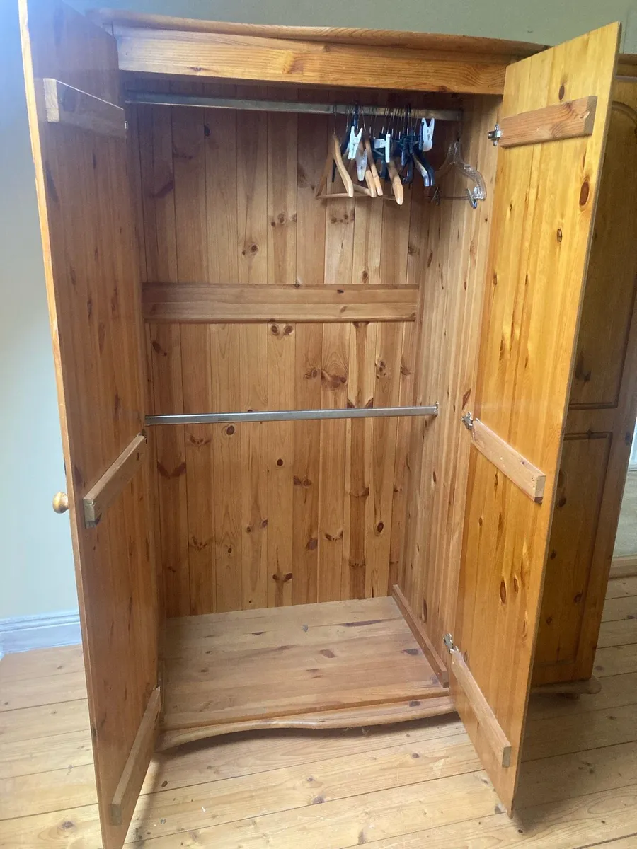 Wardrobe - Image 4