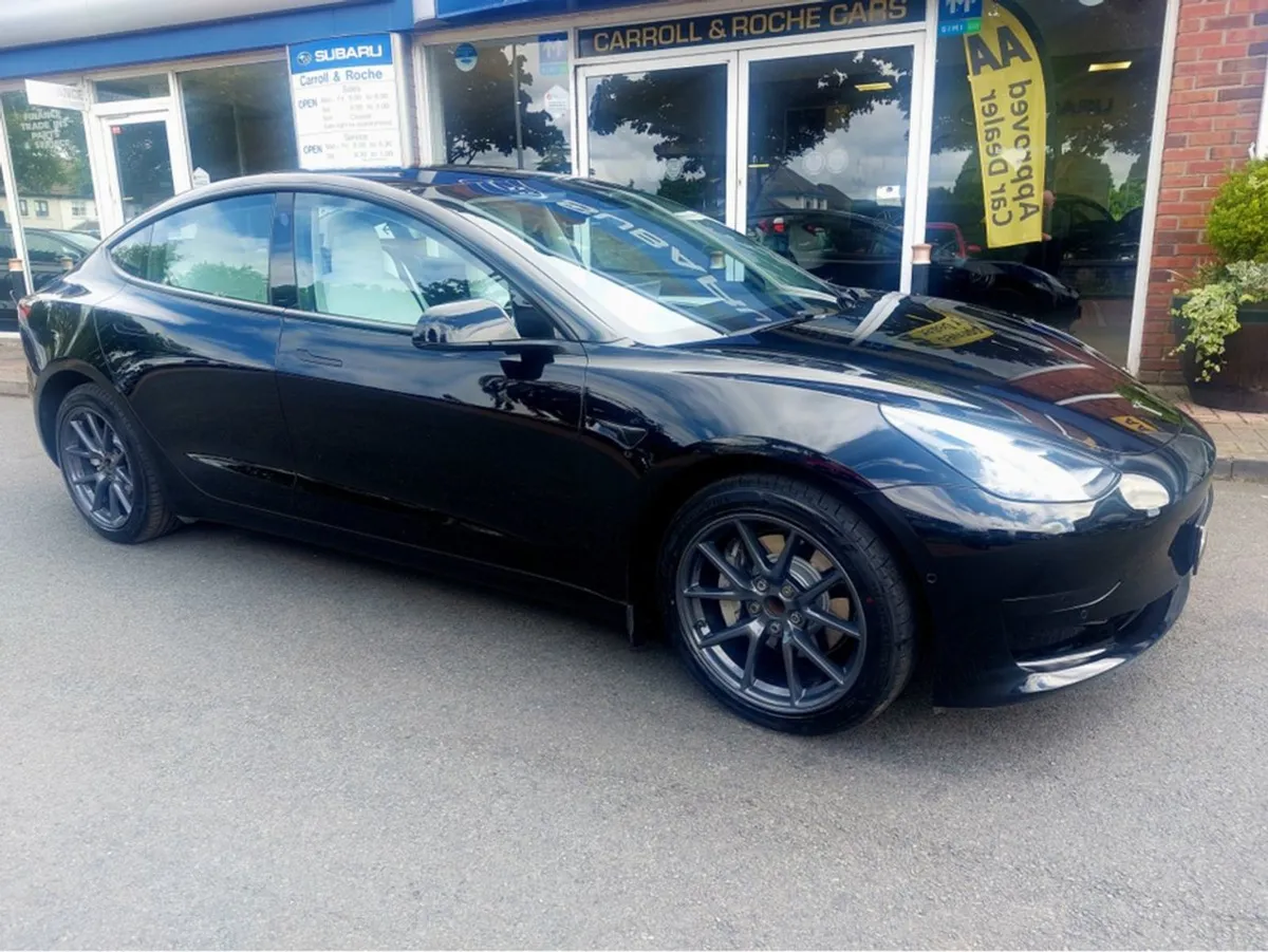 Tesla Model 3 Black Ivory - Top Trade-ins Great F - Image 4