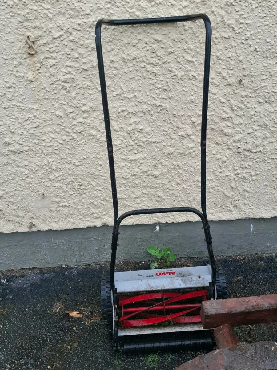 Push lawnmower