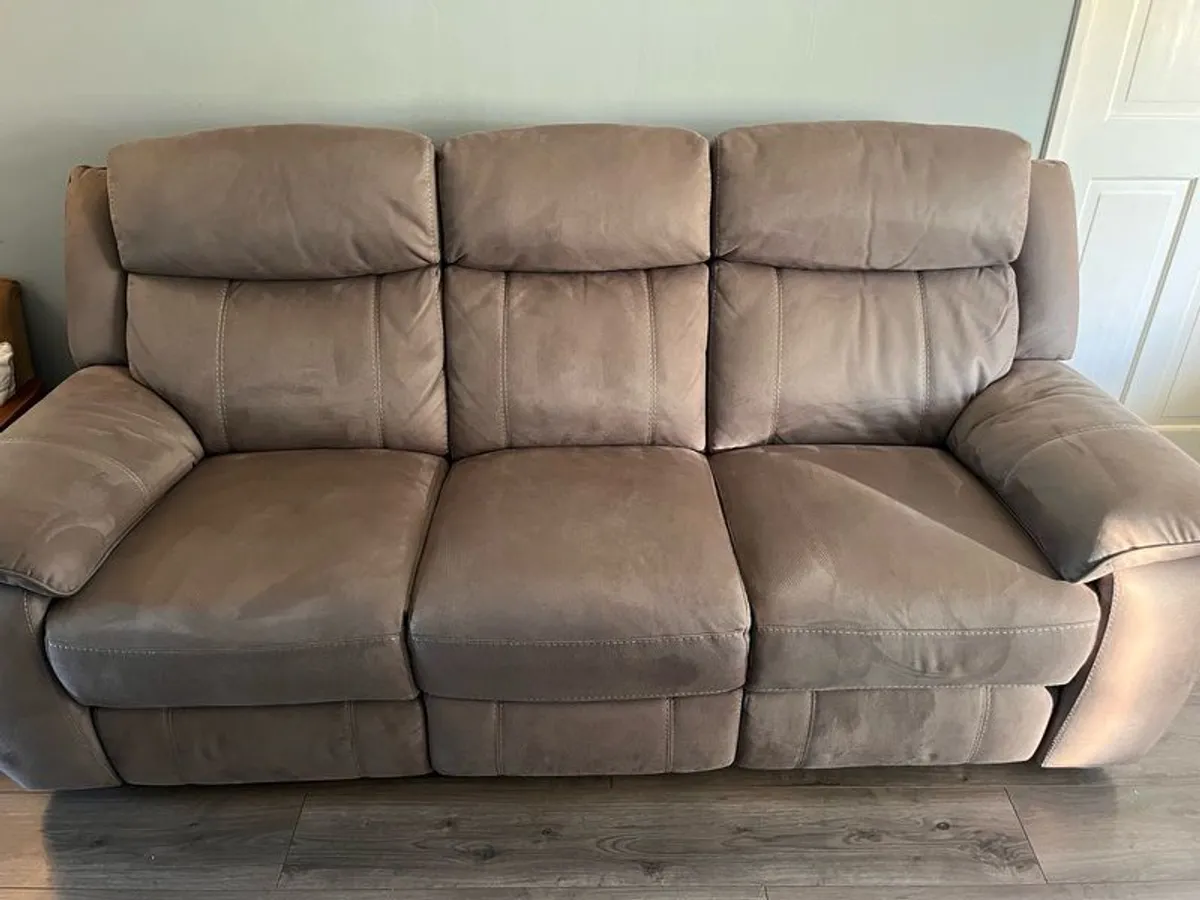 3+1 recliner set - Image 1