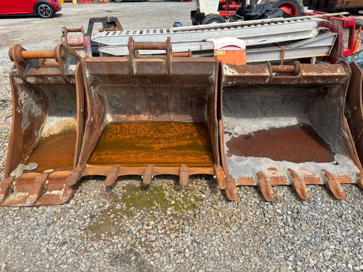 Used 13 & 20 Ton Excavator Buckets - Image 1