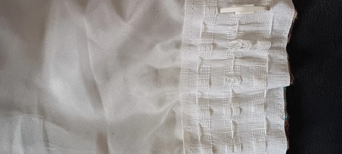 Curtains - Image 3