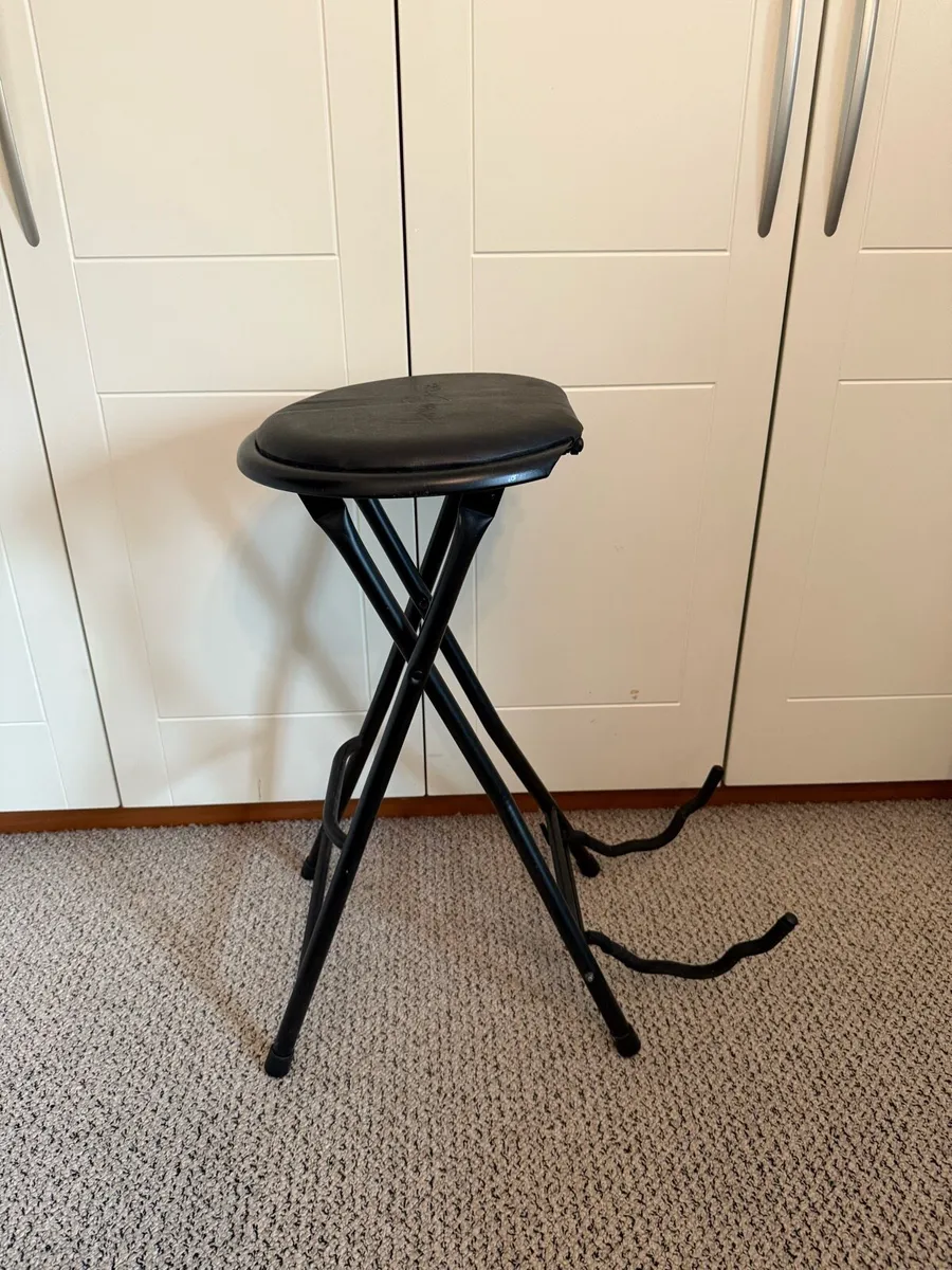 Harley Benton Guitar Stoll With Stand - Image 1