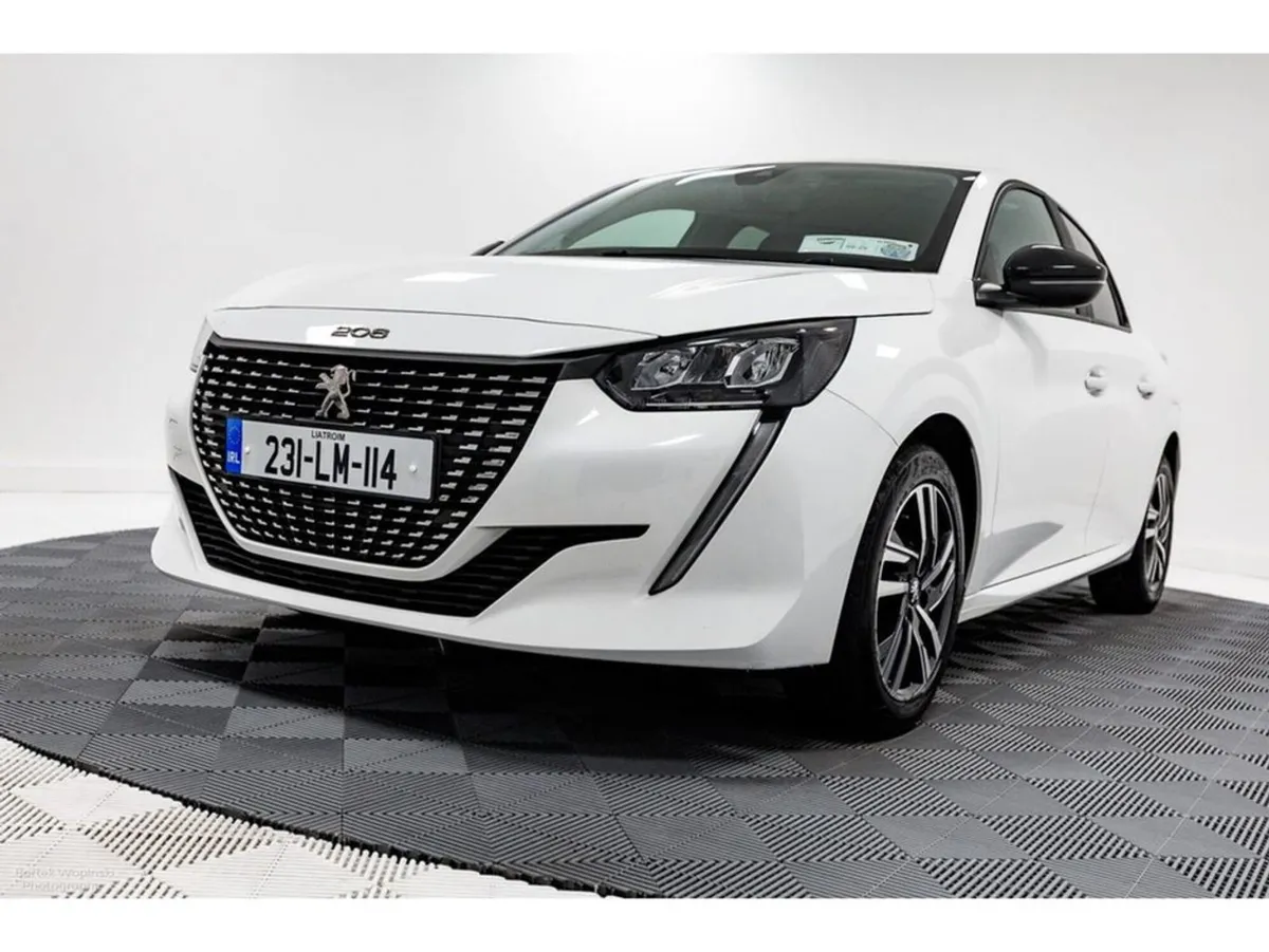 Peugeot 208 Active 1.2 Petrol 75hp - Image 3