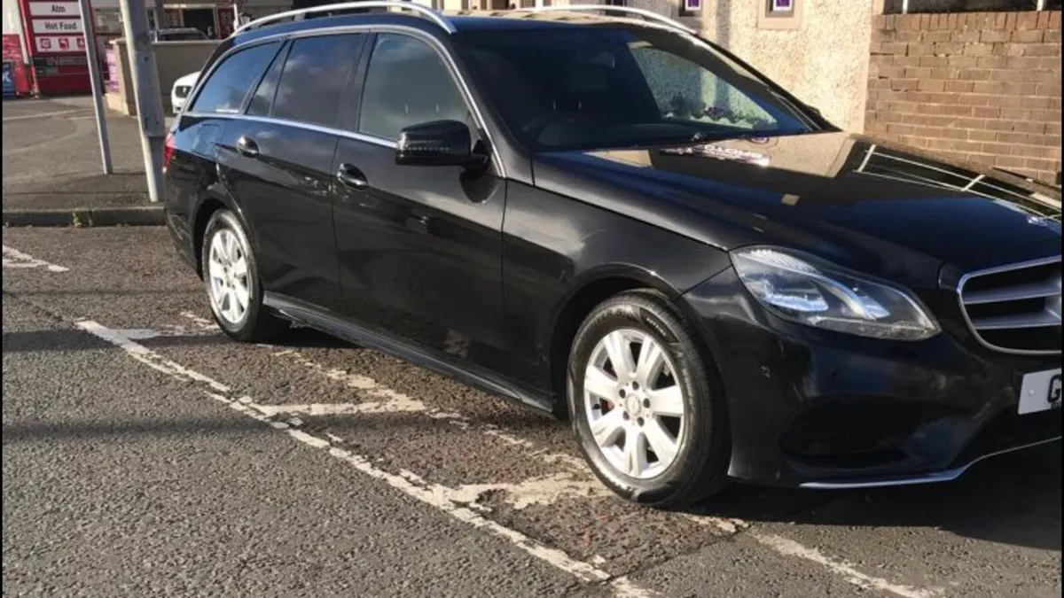 Mercedes-Benz E-Class 2013 hearse - Image 2