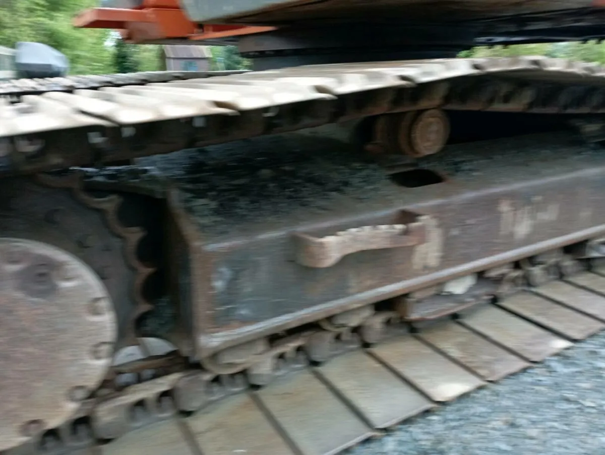 13 ton Hitachi LCN - Image 4