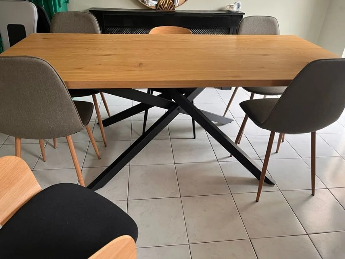 table and chairs - Image 2
