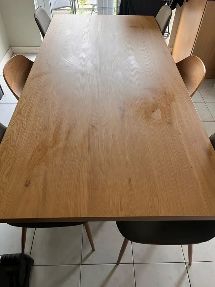 table and chairs - Image 3