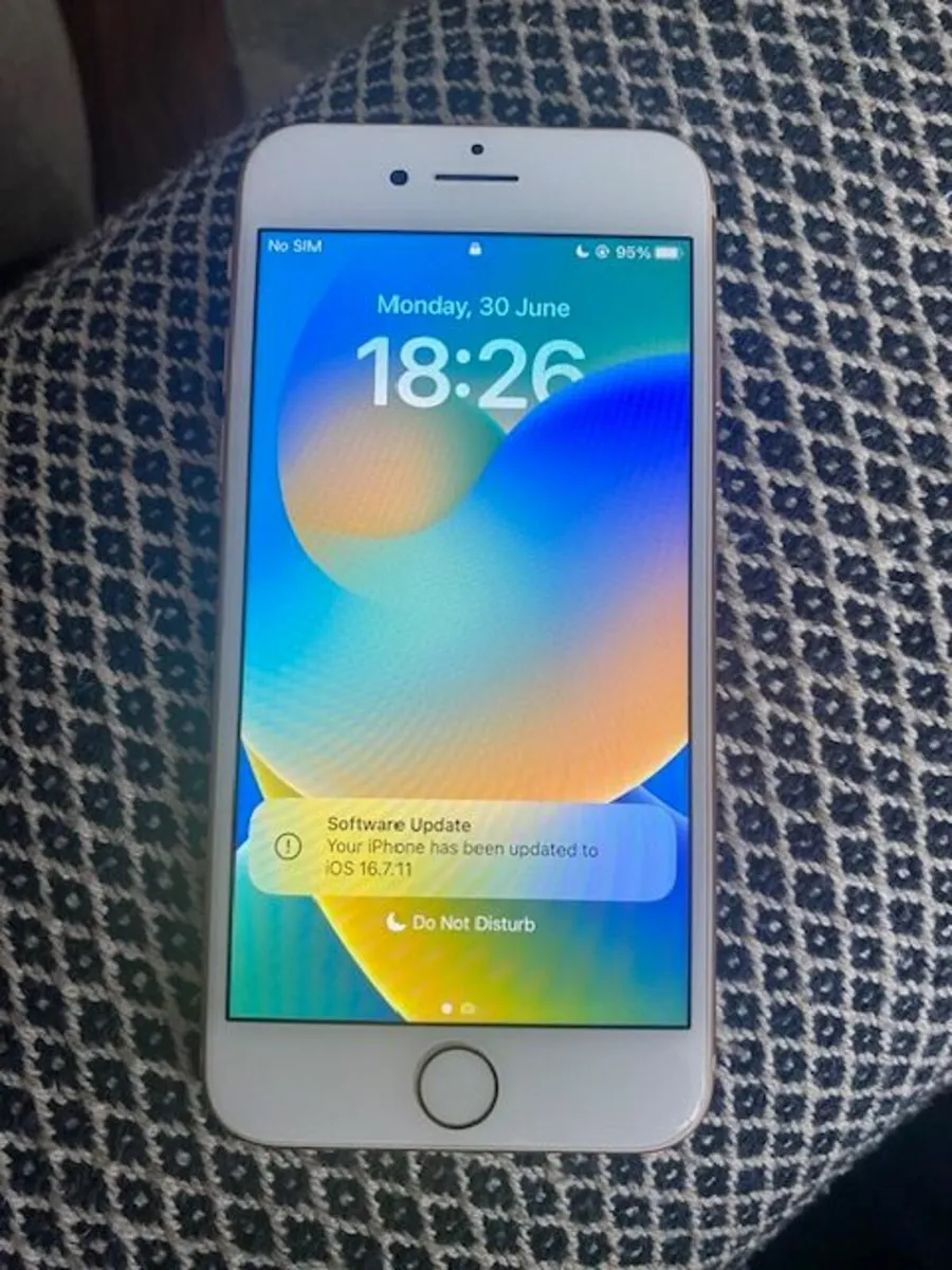 iphone8 - Image 1