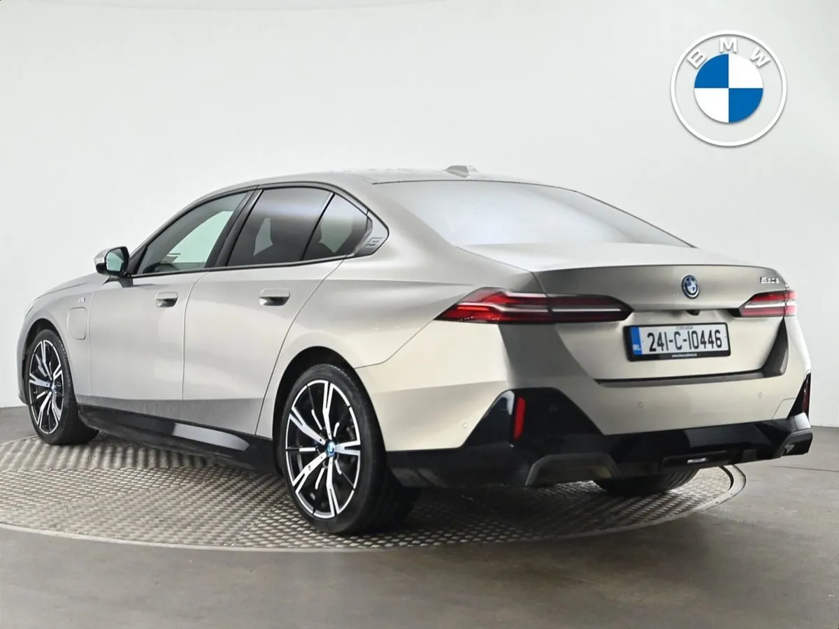BMW 5 Series 530e M Sport Saloon - Image 2