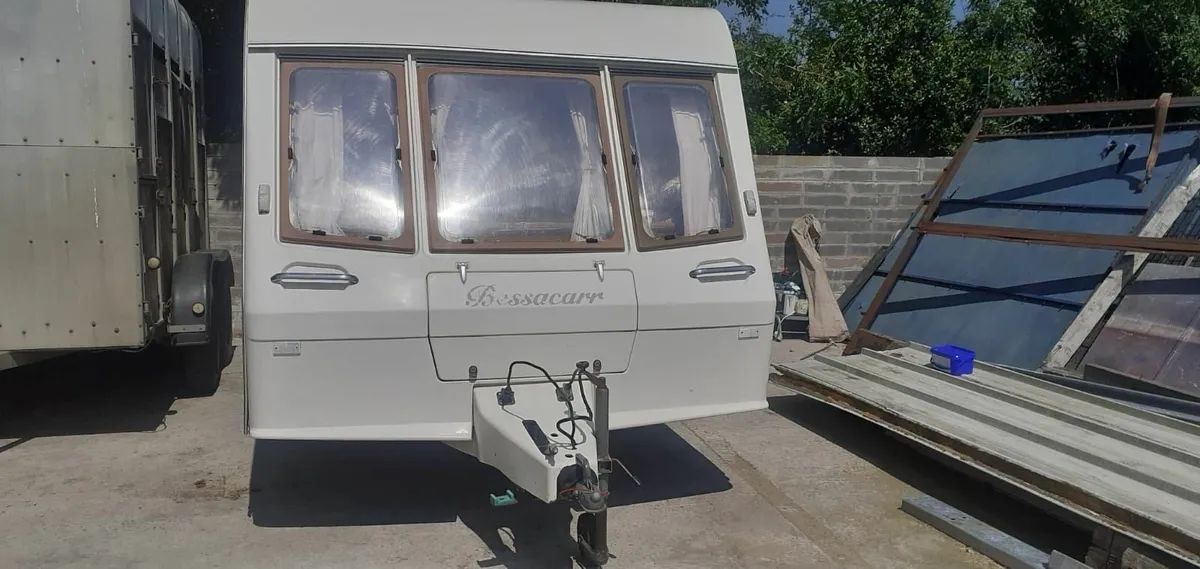 2000 BEssaacarr cameo 390 sle FOR SALE - Image 3