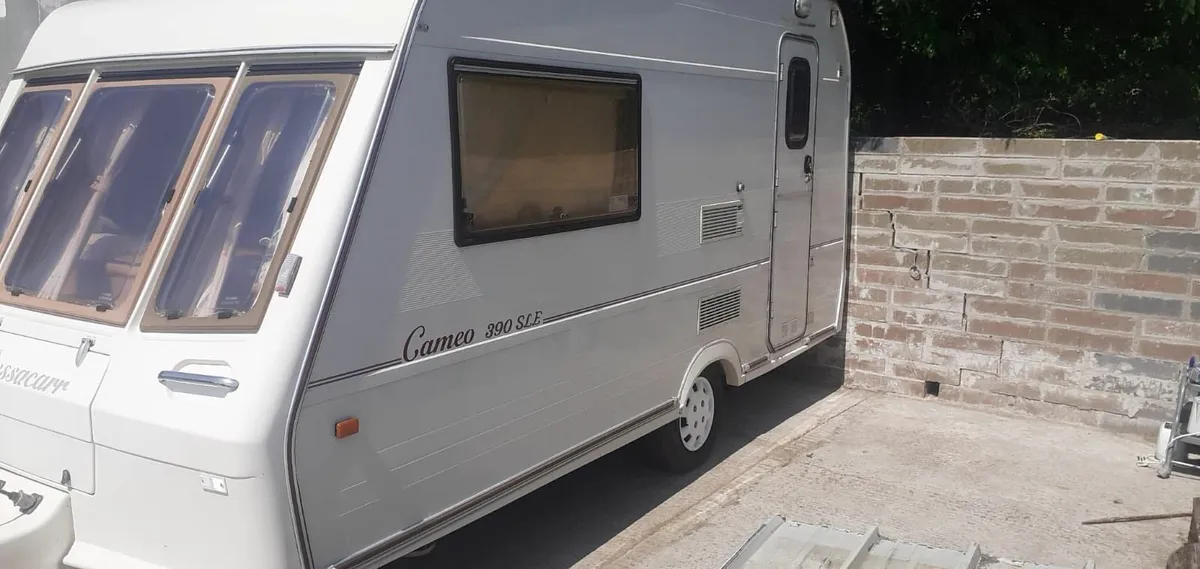 2000 BEssaacarr cameo 390 sle FOR SALE - Image 1