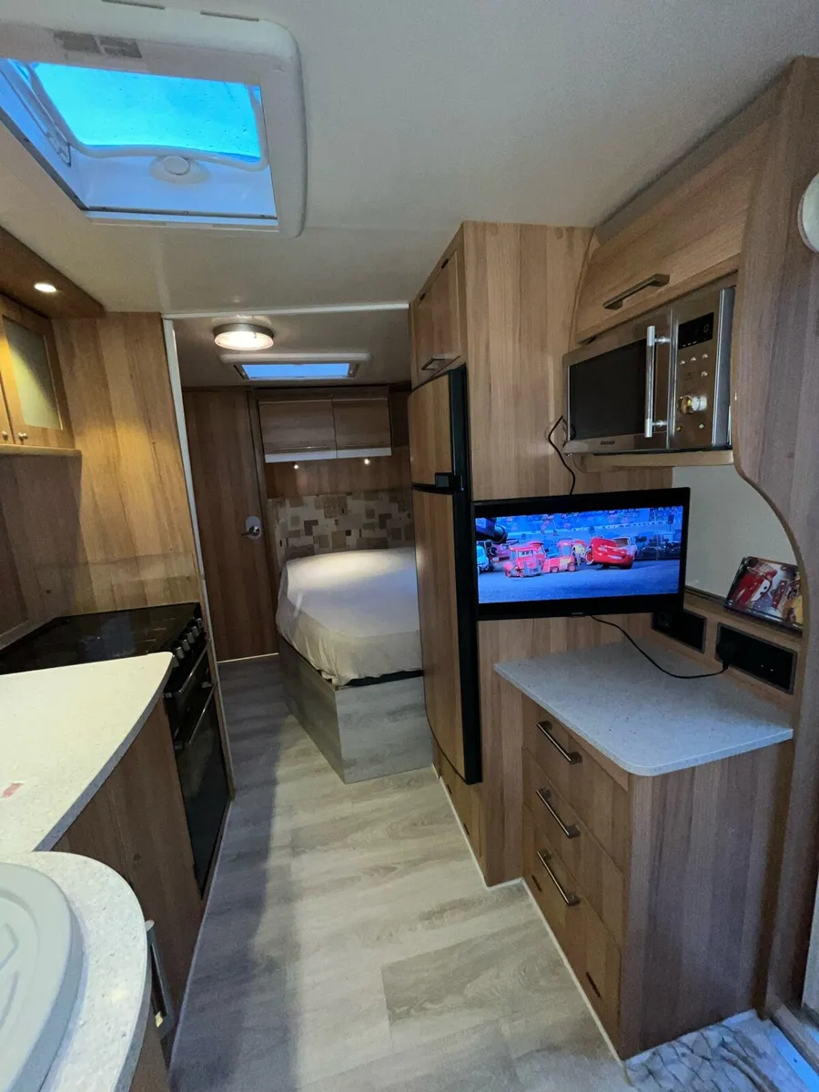 2013 Bailey unicorn caravan - Image 4