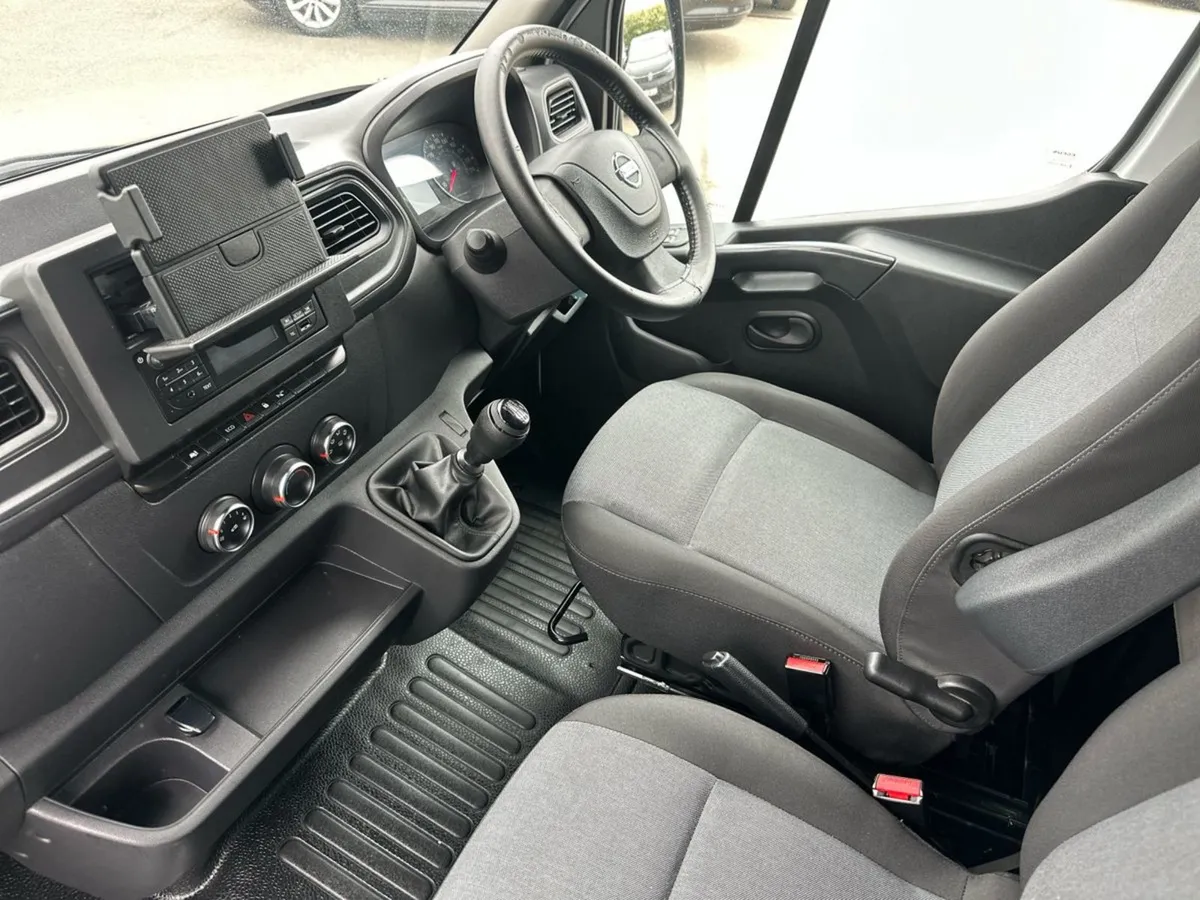 Nissan Interstar L2 H2 2.3d 135HP FWD Manual - Image 3