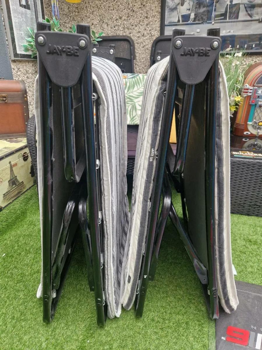 2 x camp beds - Image 3