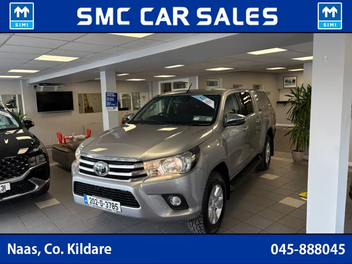 Toyota HiLux Double CAB SR5 4DR - Image 1