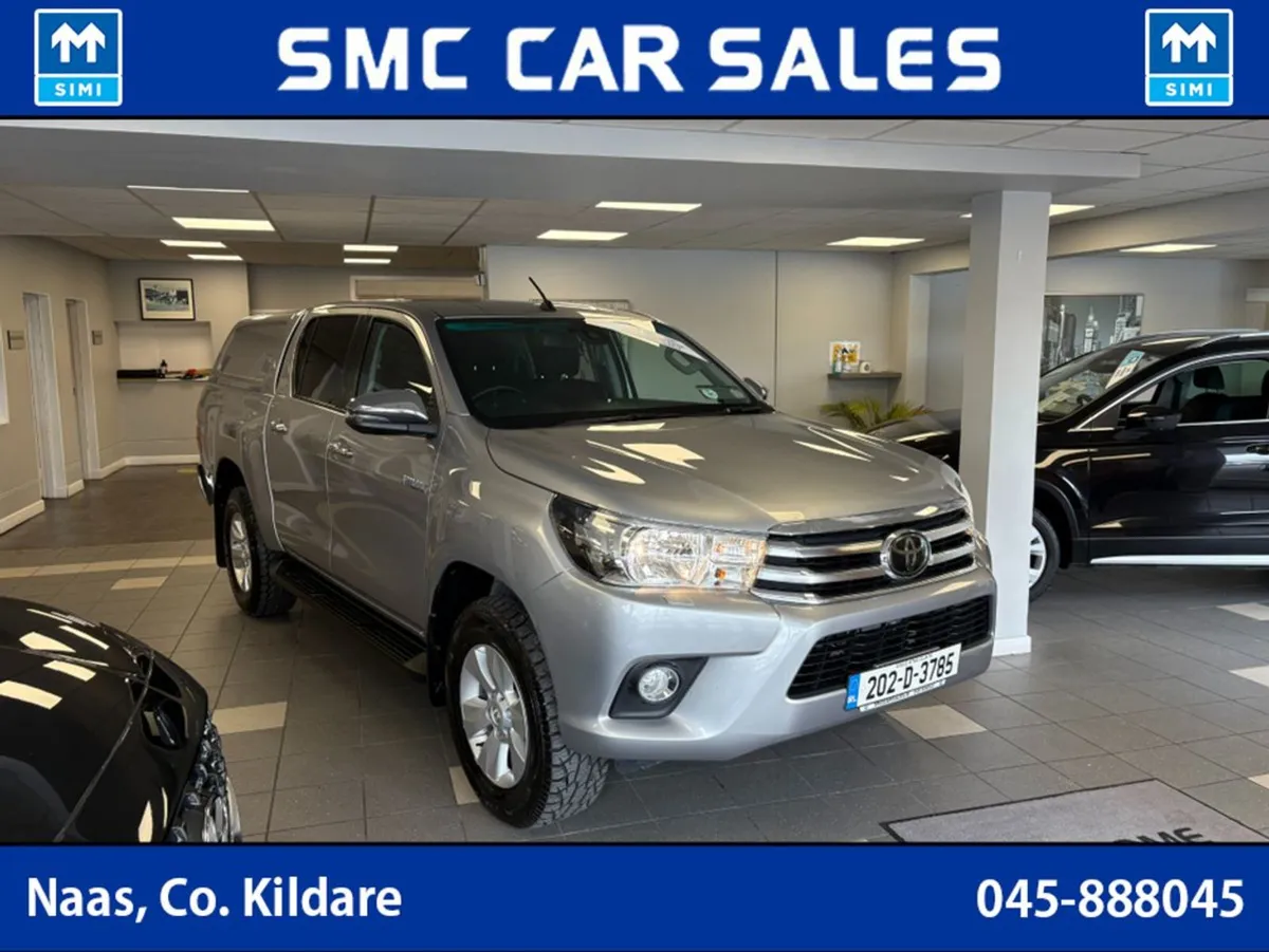 Toyota HiLux Double CAB SR5 4DR - Image 2