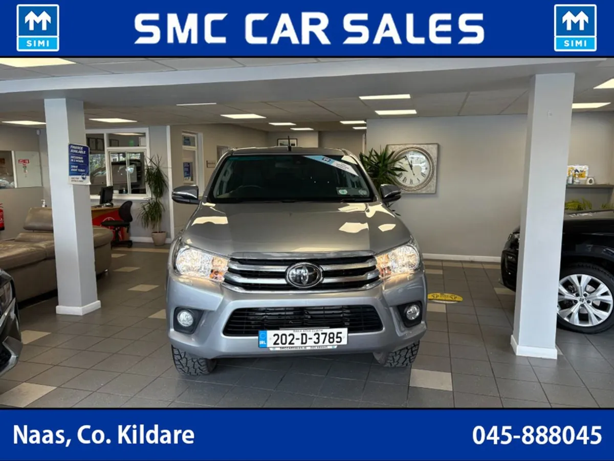 Toyota HiLux Double CAB SR5 4DR - Image 3